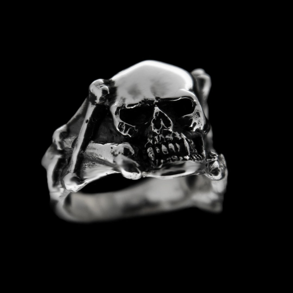 Skull & Cross Bone Ring.. Curiouser Collective